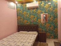 OYO 843664 BABA PALACE