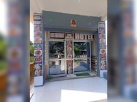 OYO 843682 The Relax Hotel & Restaurant