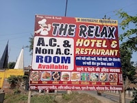 OYO 843682 The Relax Hotel & Restaurant