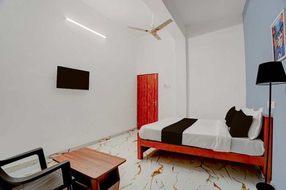 Hotel Redmoon Residency Elite, Maduravoyal, Chennai