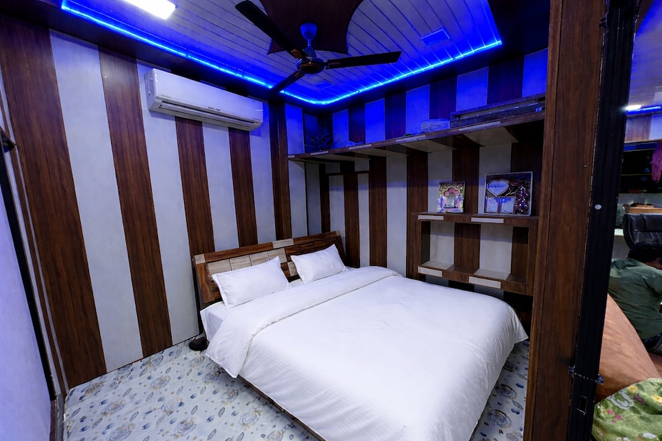 Hotel O Sidharth Inn, Faizabad Road, Lucknow