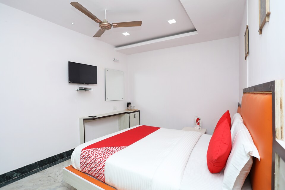 OYO 13834 Hotel Sonali, Hamidia Road Bhopal, Bhopal