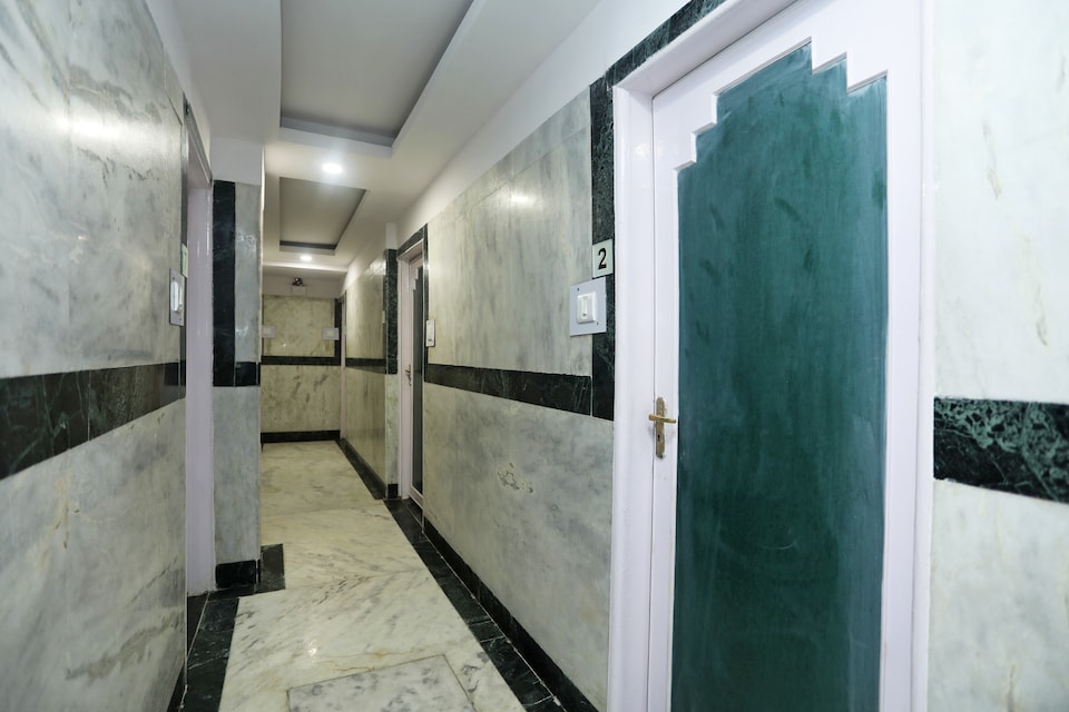 OYO 13834 Hotel Sonali, Hamidia Road Bhopal, Bhopal