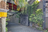 Palette Hotel near Beach Double Six 