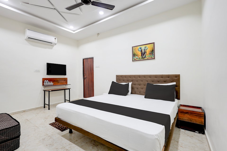 SPOT ON  Hotel Lavish Inn, Bilaspur, बिलासपुर