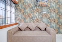 SPOT ON  Hotel Lavish Inn
