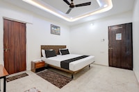 SPOT ON  Hotel Lavish Inn