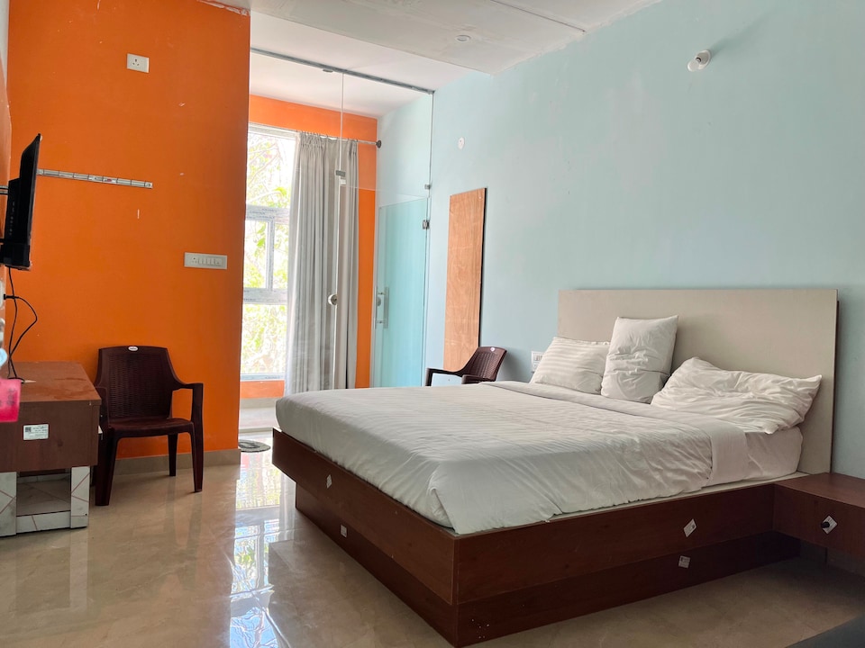 Hotel O SHRI THIRUMALA PARADISE LODGE, Peenya Bangalore, Bangalore