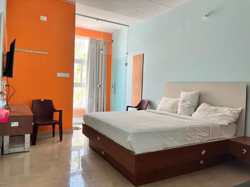 Hotel O SHRI THIRUMALA PARADISE LODGE, Peenya Bangalore, Bangalore