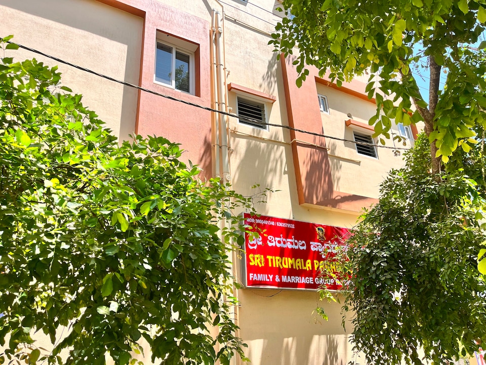 Hotel O SHRI THIRUMALA PARADISE LODGE, Peenya Bangalore, Bangalore