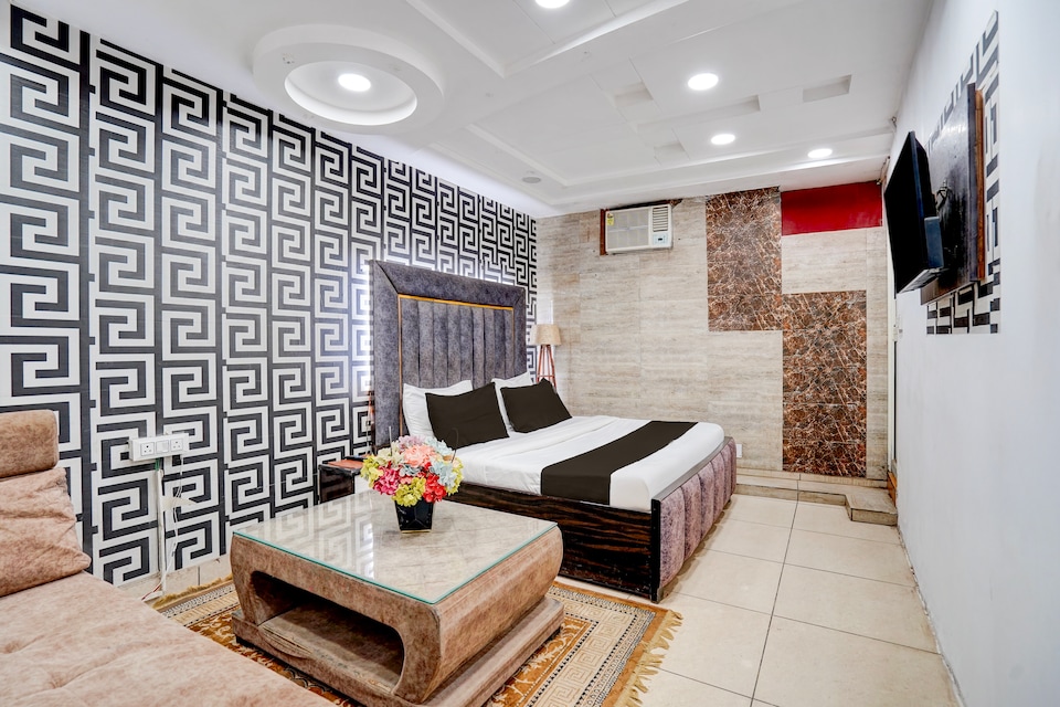  Hotel O Lavish , Indirapuram Ghaziabad, Ghaziabad