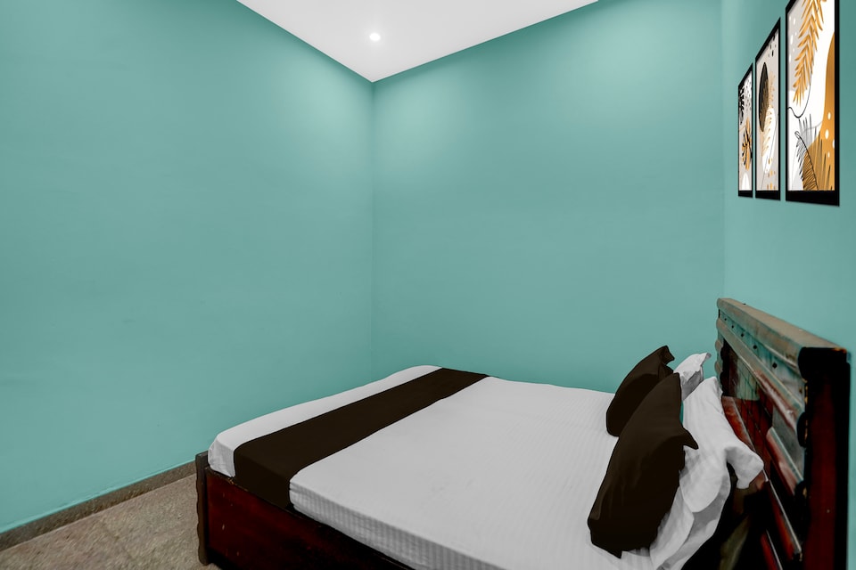 Hotel O Viraat Guest House , Sikandrabad, Sikandrabad