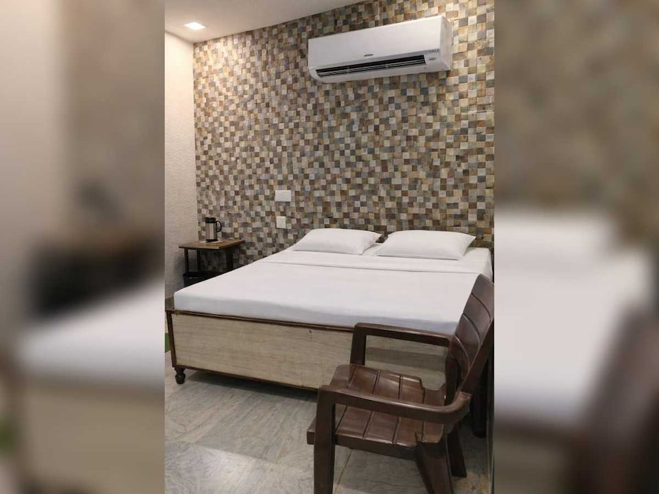 Hotel O Shalimar Home Stay , MG Road Agra, Agra