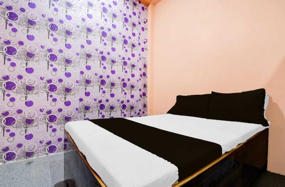 OYO 843746 The Star Hotel, Handia, Handia