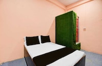 OYO 843746 The Star Hotel