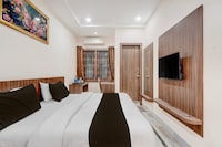 OYO Townhouse Prayagraj Railway Station Road Formerly Ganga Niwas