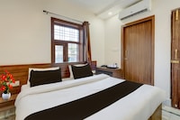 OYO Townhouse Prayagraj Railway Station Road Formerly Ganga Niwas