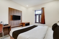 OYO Townhouse Prayagraj Railway Station Road Formerly Ganga Niwas