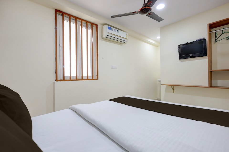 Hotel O UG Grand -1, Majestic Bangalore, बैंगलोर