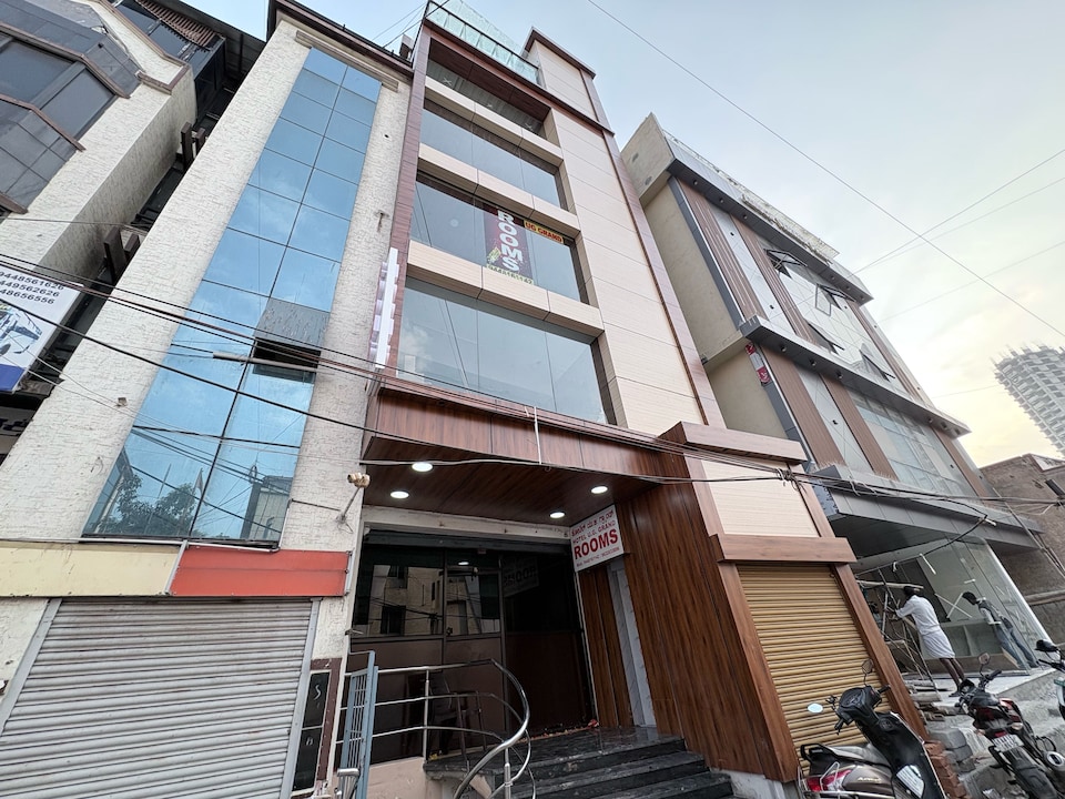 Hotel O UG Grand -1, Majestic Bangalore, Bangalore