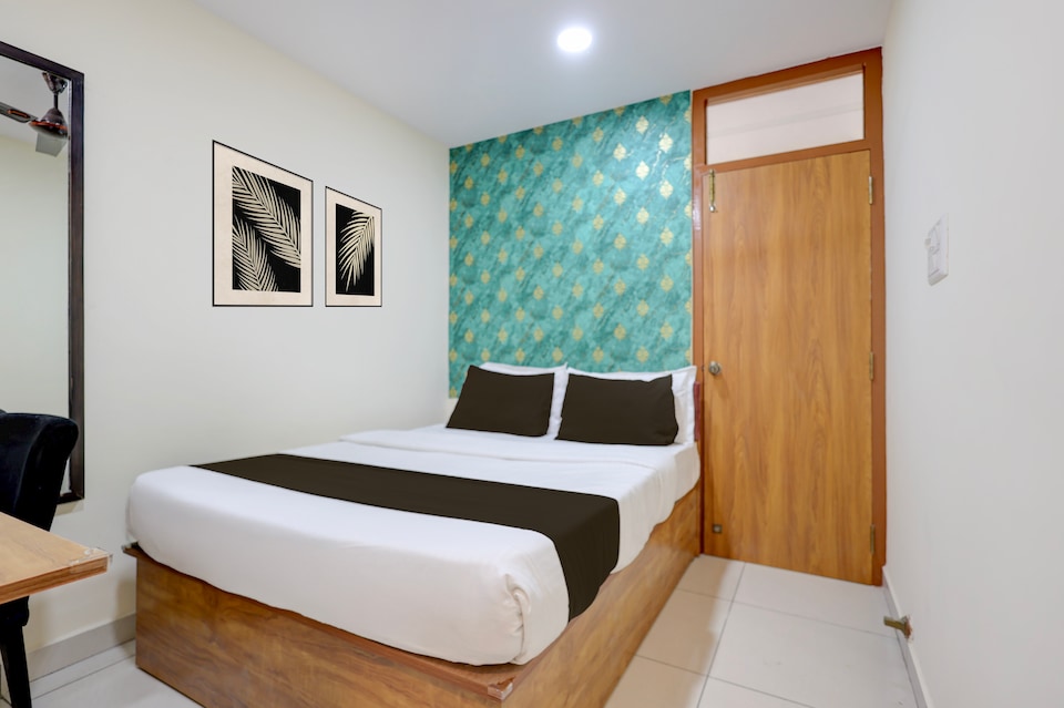 Hotel O UG Grand -1, Majestic Bangalore, बैंगलोर