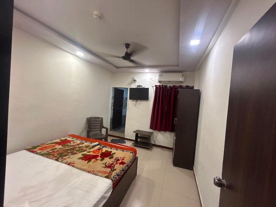  Hotel O Red Rose, Rajkot Ahmedabad Highway, Rajkot