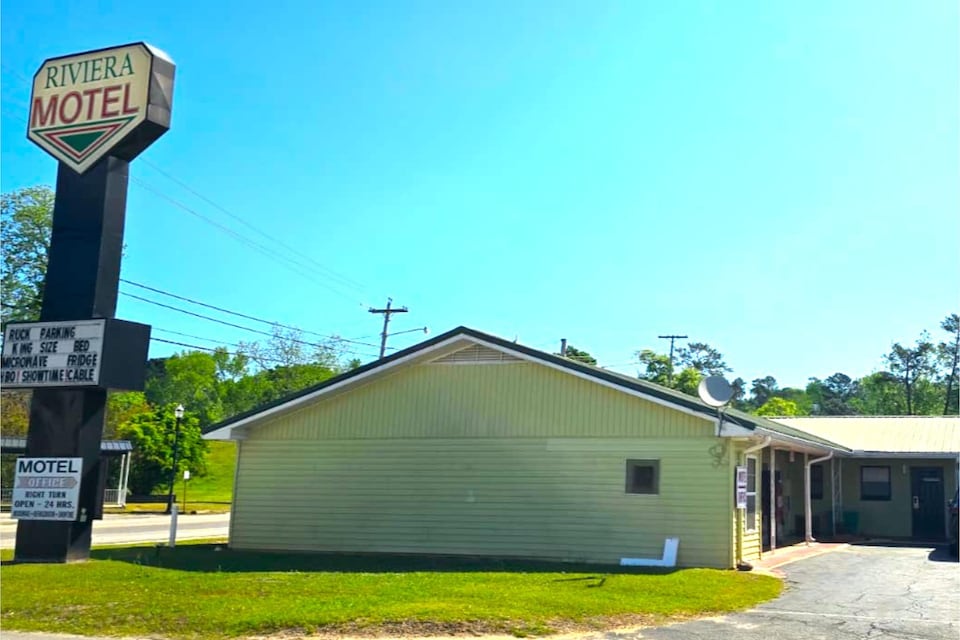 Riviera Motel Elba Near Enterprise US 84, Elba, AL, Elba, AL