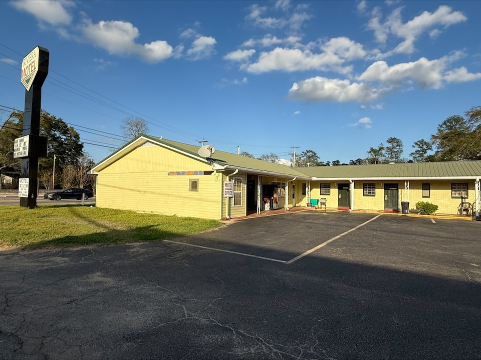 Riviera Motel Elba Near Enterprise US 84, Elba, AL, Elba, AL
