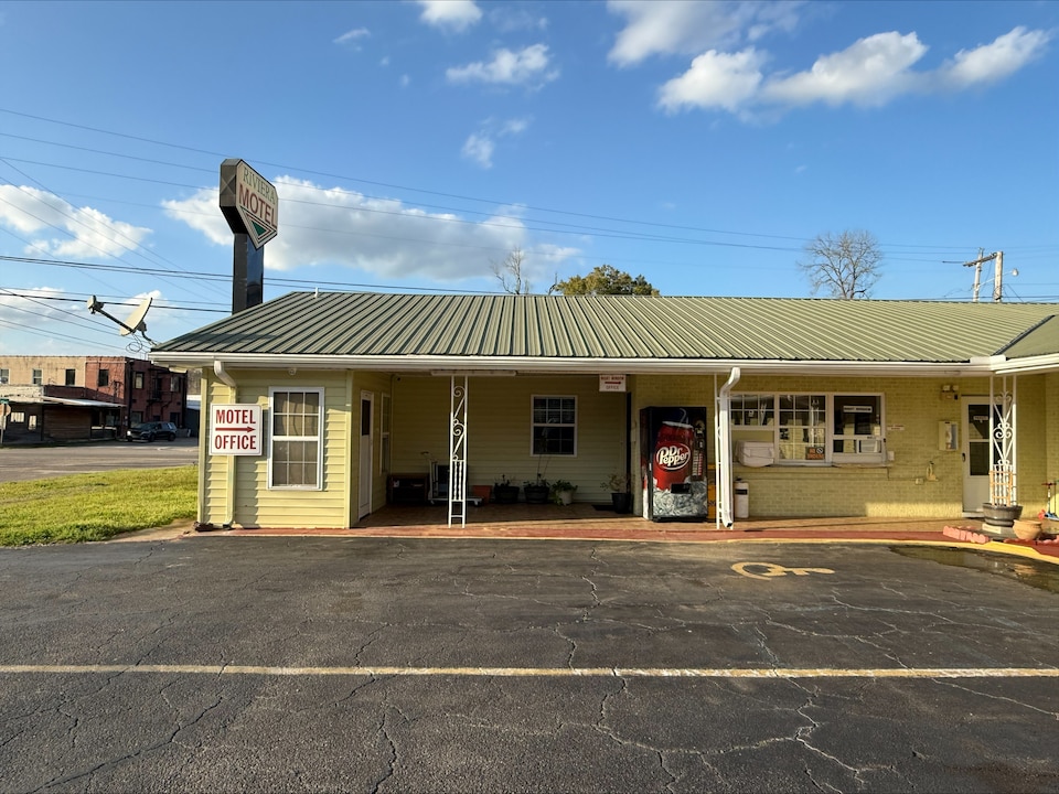 Riviera Motel Elba Near Enterprise US 84, Elba, AL, Elba, AL