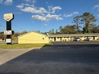 Riviera Motel Elba Near Enterprise US 84