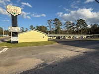 Riviera Motel Elba Near Enterprise US 84