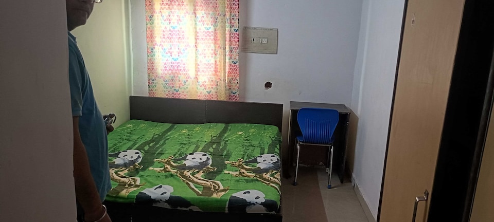 Hotel O Vajirao PG, Patel Nagar Delhi, Delhi