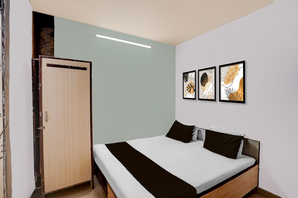 Hotel O Vajirao PG, Patel Nagar Delhi, Delhi