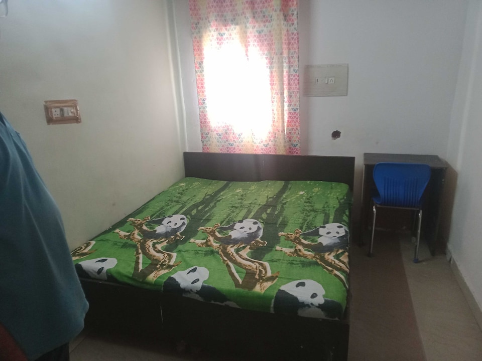 Hotel O Vajirao PG, Patel Nagar Delhi, Delhi