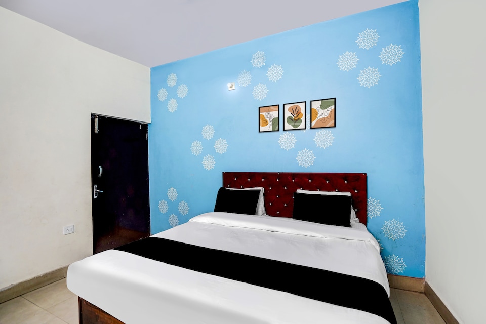 Hotel O Royal Palace , Rajouri Garden Delhi, Delhi