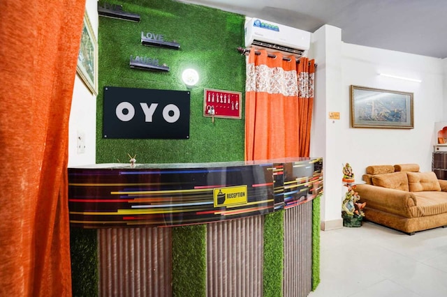 Hotel O Royal Palace 