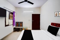 Hotel O Royal Palace 