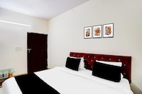 Hotel O Royal Palace 