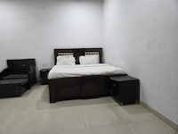 Hotel O Royal Palace 