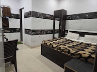 Hotel O Royal Palace 