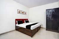 Hotel O Royal Palace 