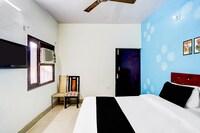 Hotel O Royal Palace 