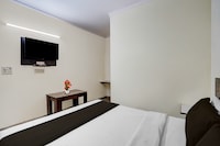 Hotel O by OYO ISBT Sector 43 Bus Terminal Formerly One Way