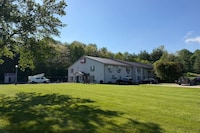 Royal Inn Rockville IN by Hotel O