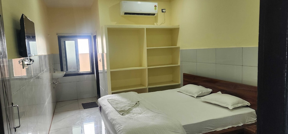 Hotel O Swagath Grand, Padalavani Laxmipuram, Padalavani Laxmipuram