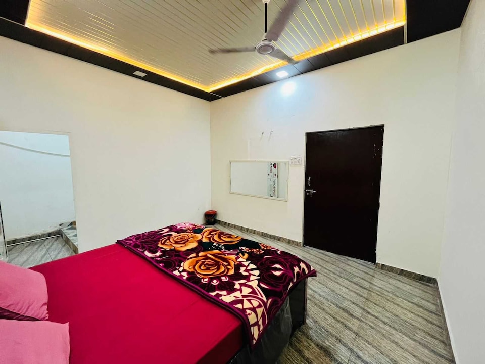 OYO 843793 Luxury Daimond Hotel, Baghpat, Baghpat