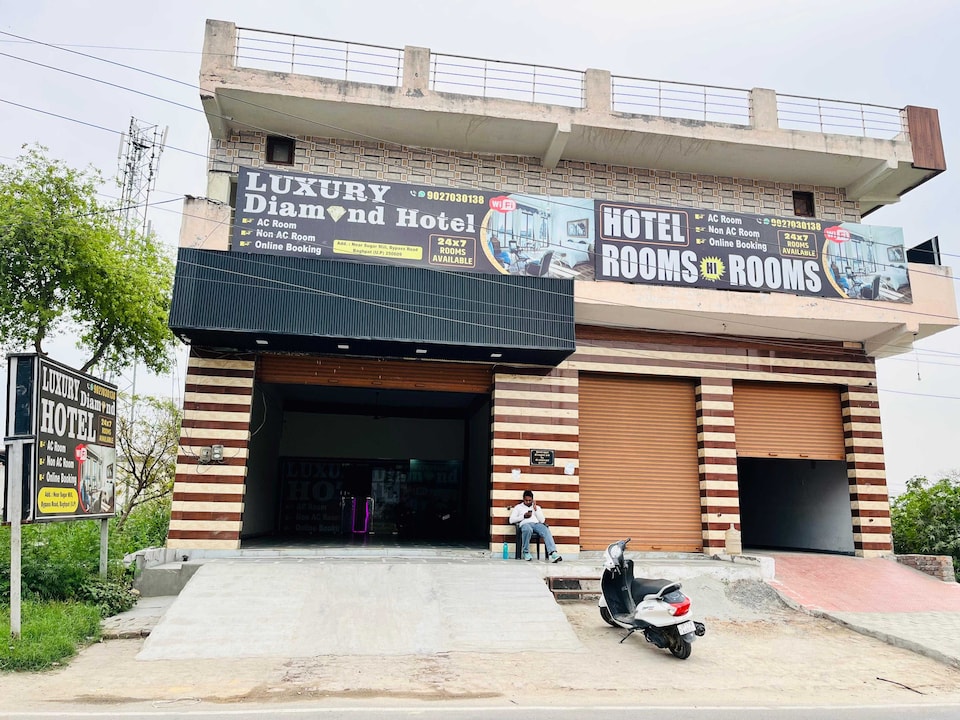 OYO 843793 Luxury Daimond Hotel, Baghpat, Baghpat