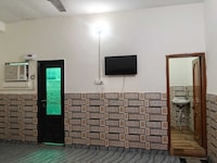 OYO 843793 Luxury Daimond Hotel