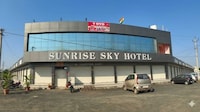 OYO 843823 Hotel Sunrise Sky