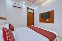 OYO Panchsheel Plaza